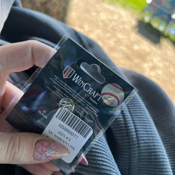 2025 Sacramento Oakland Athletics As MLB Collector Pin - Picture 3 of 3